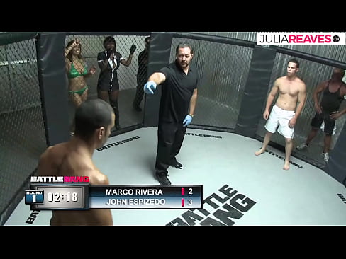 ❤️ Ultimate Fighter akimtosa msichana nambari baada ya pigano ulingoni ️ ️❤